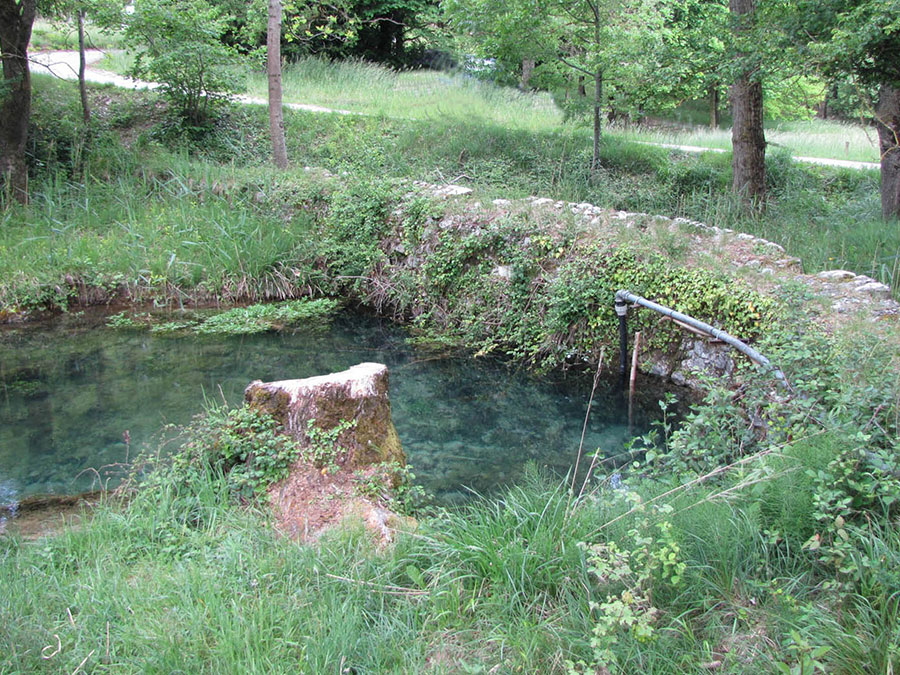 Resurgence des Fontaigneux